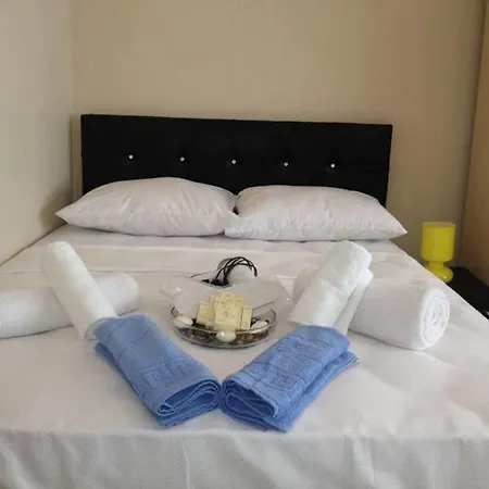 Pera & Hotel *